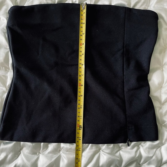 RARE | Crop Top with Back Accent Embroidery - Picture 9 of 14